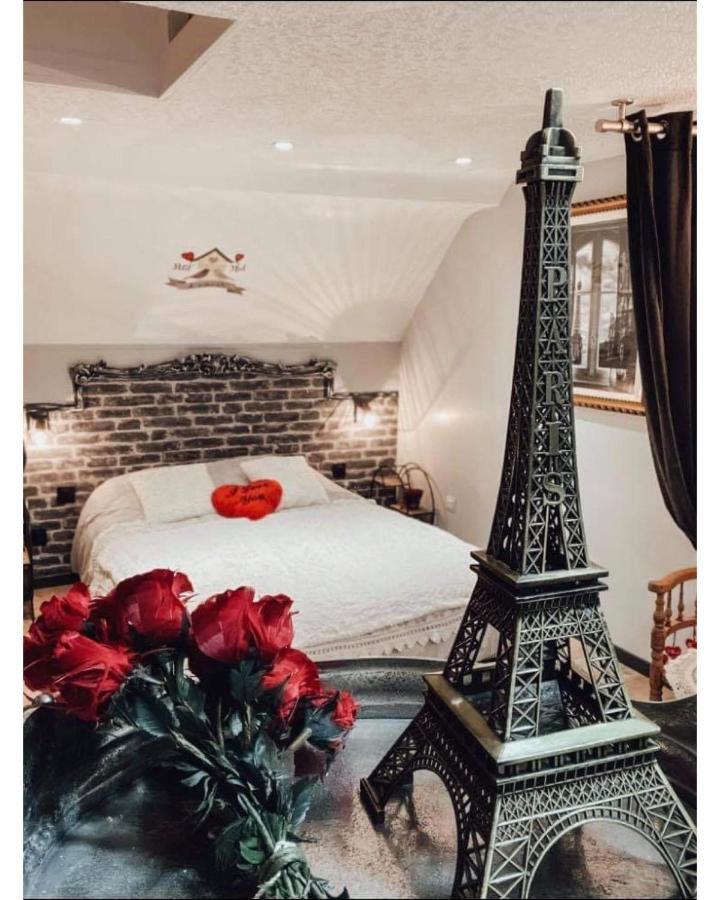 Appartement Romantique Parisien, Baignoire Retro Au Pied Du Lit Boulogne-sur-Mer Bagian luar foto