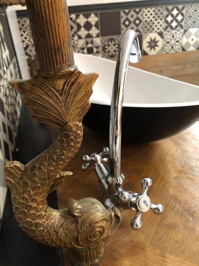 Appartement Romantique Parisien, Baignoire Retro Au Pied Du Lit Boulogne-sur-Mer Bagian luar foto